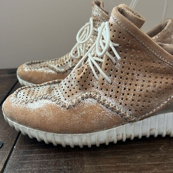 Diba True Poker Lace Up Sneaker Gold Rose Size 7 - Picture 9 of 11